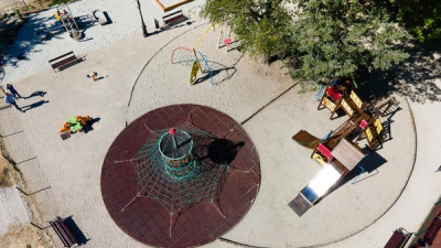 A Zöld Város – Zöld Nagykanizsa projekt keretében, átadásra került legújabb játszótér telepítésünk.