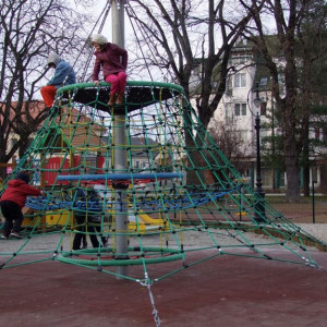 Eötvös téri fitnesspark és játszótér