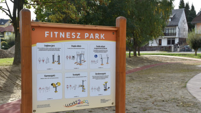Új munkánk Zalakaroson: futópálya építés, fitnesz eszköz és játszótér bővítés.